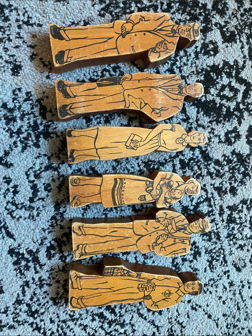 Vintage Wooden Figure Toy Set in Natural Brown - Classic Play Characters
